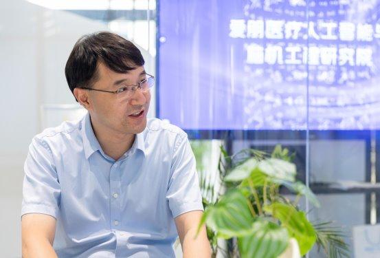 愛朋醫療豪賭AI腦機介面,清華交大產學合作能否顛覆醫療?端午節看AI醫療新趨勢