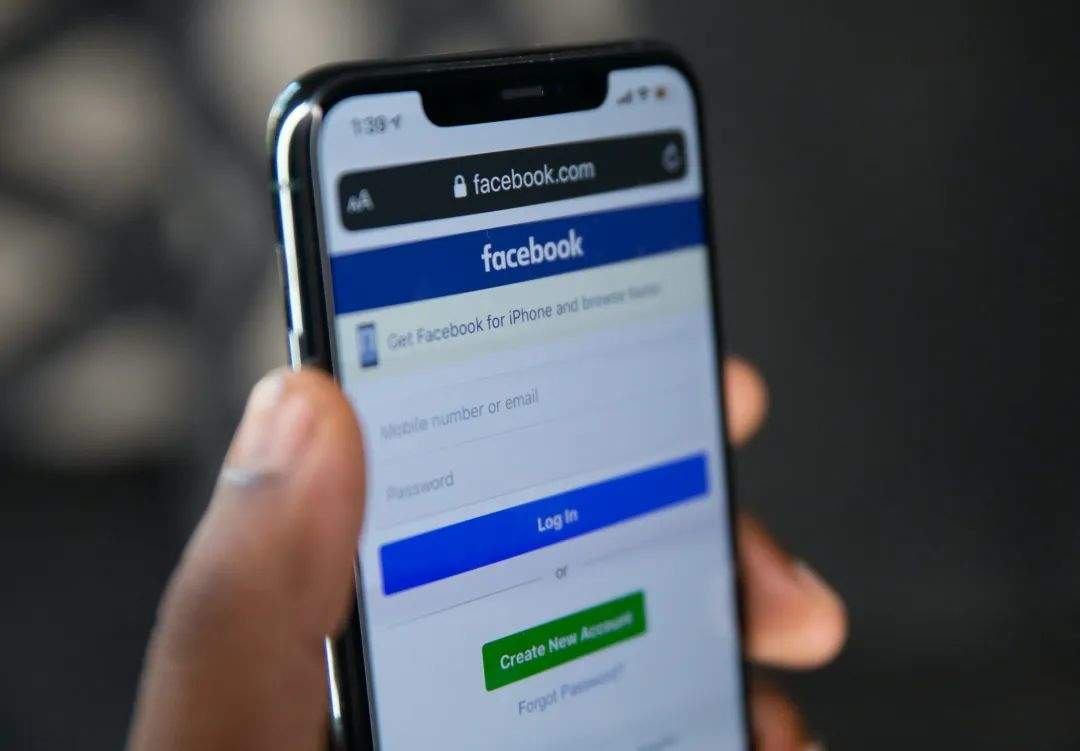 AI“秒”变App：百度放大招，程序员要失业？！