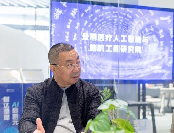 愛朋醫療豪賭AI腦機介面,清華交大產學合作能否顛覆醫療?端午節看AI醫療新趨勢